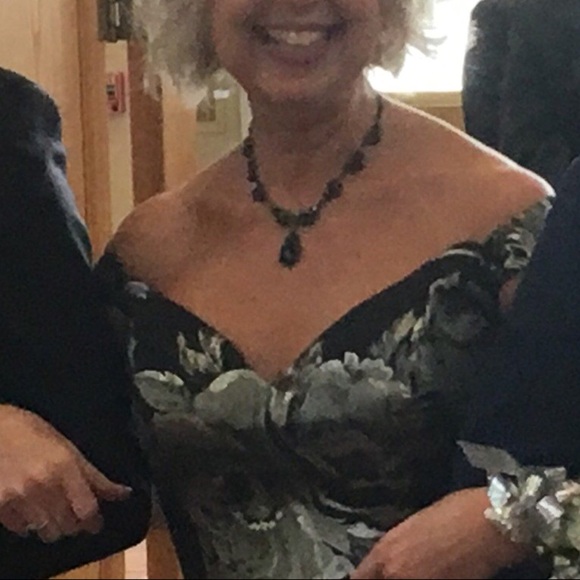 Prom or MOB Gown - Picture 3 of 16